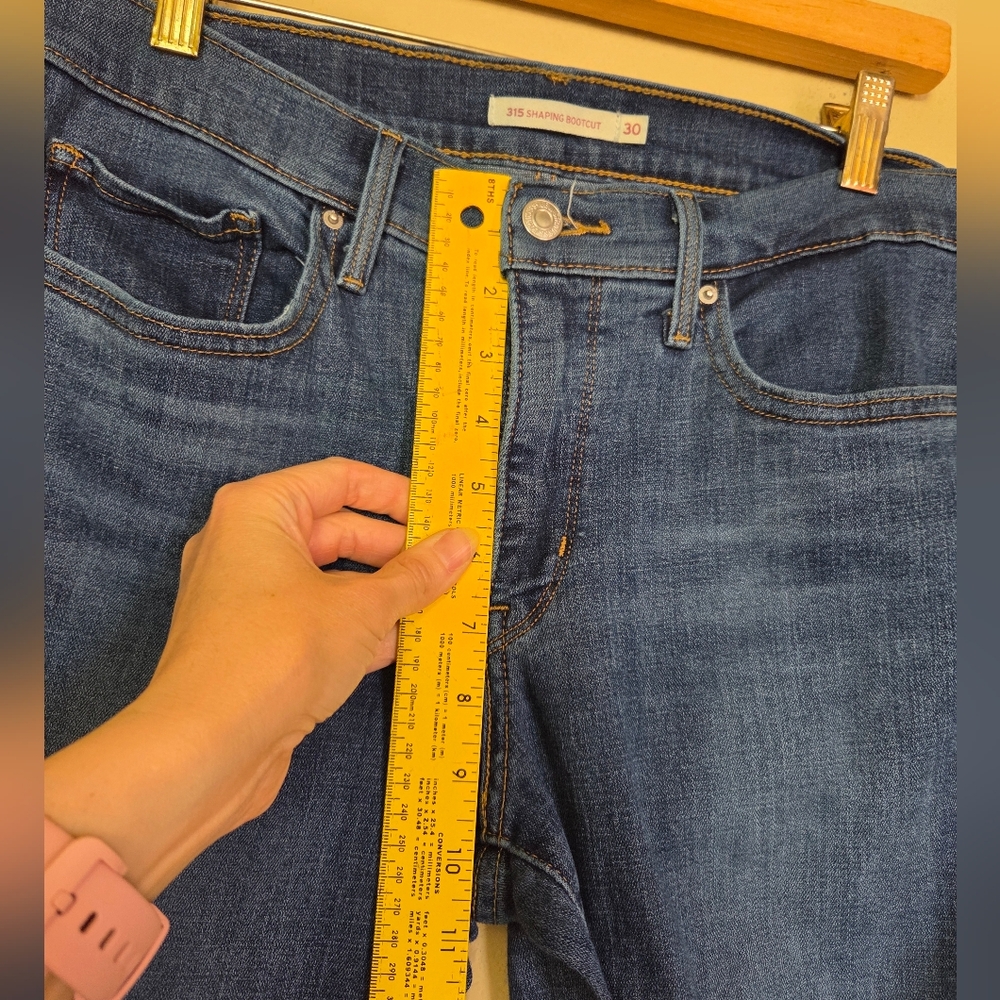 Levis 315 Shaping Bootcut Jeans - Picture 3 of 9